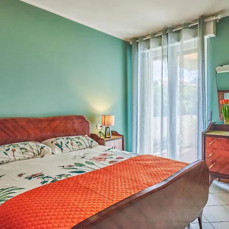 Nena & Vale By Interhome